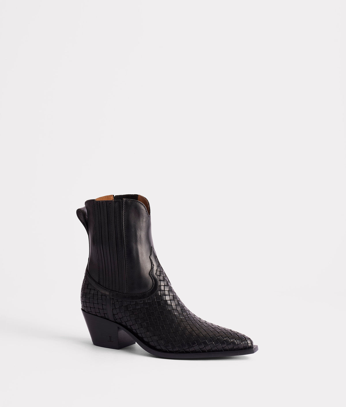 Vivienne :: Black 5