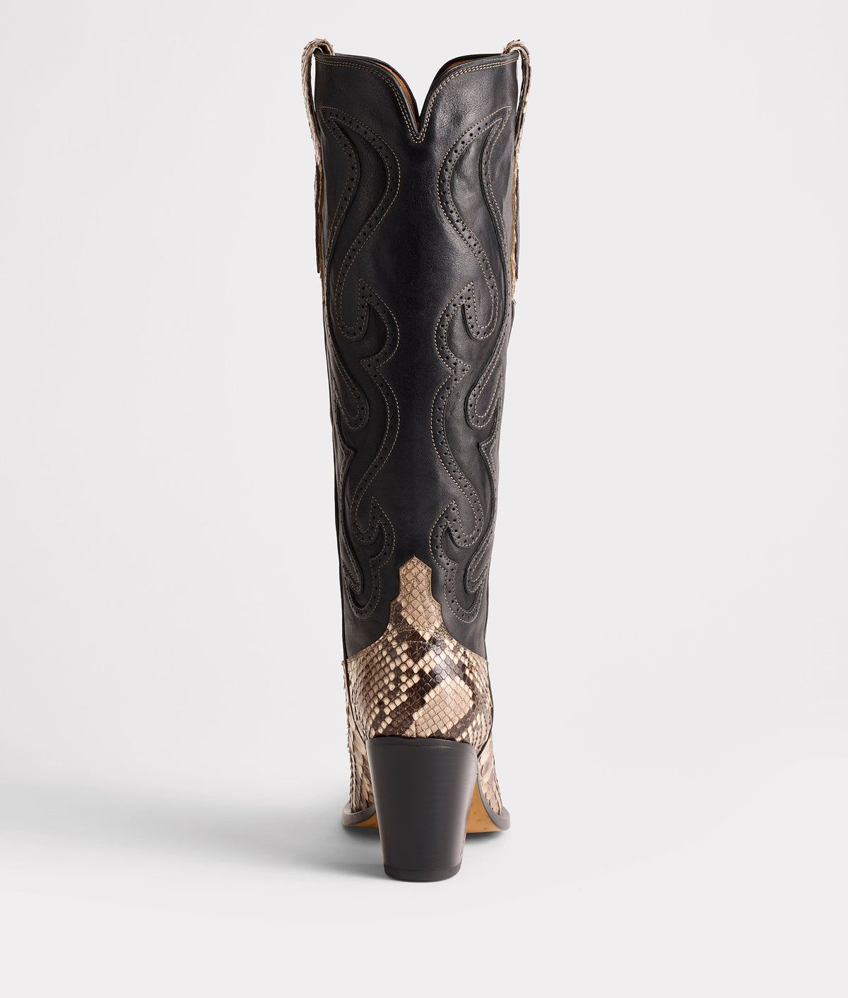 Vittoria :: Black/White 5