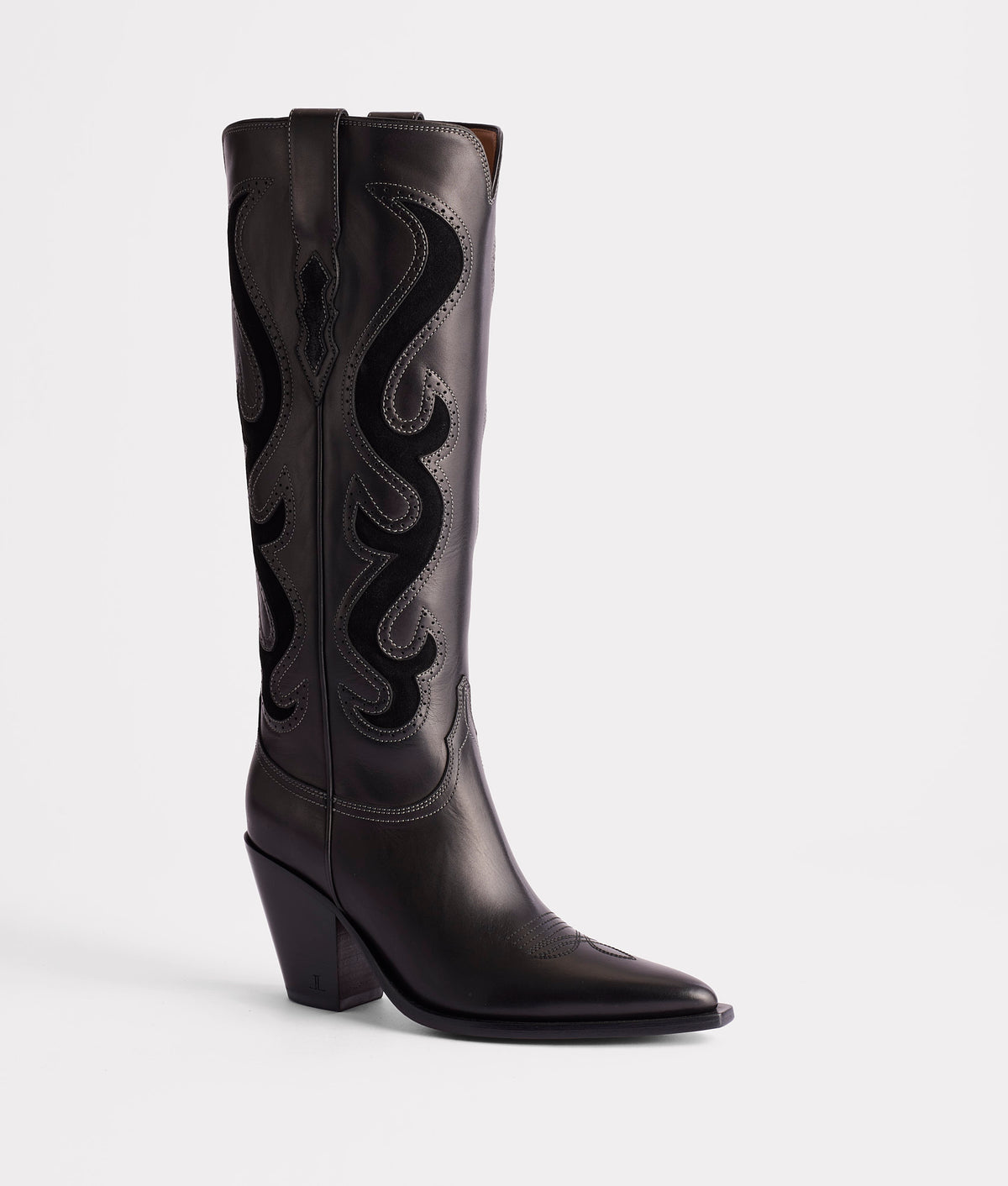 Vittoria :: Black 5