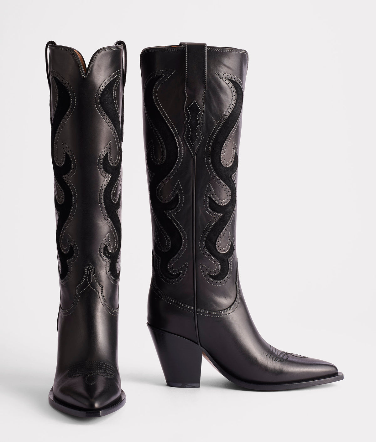 Vittoria :: Black 2