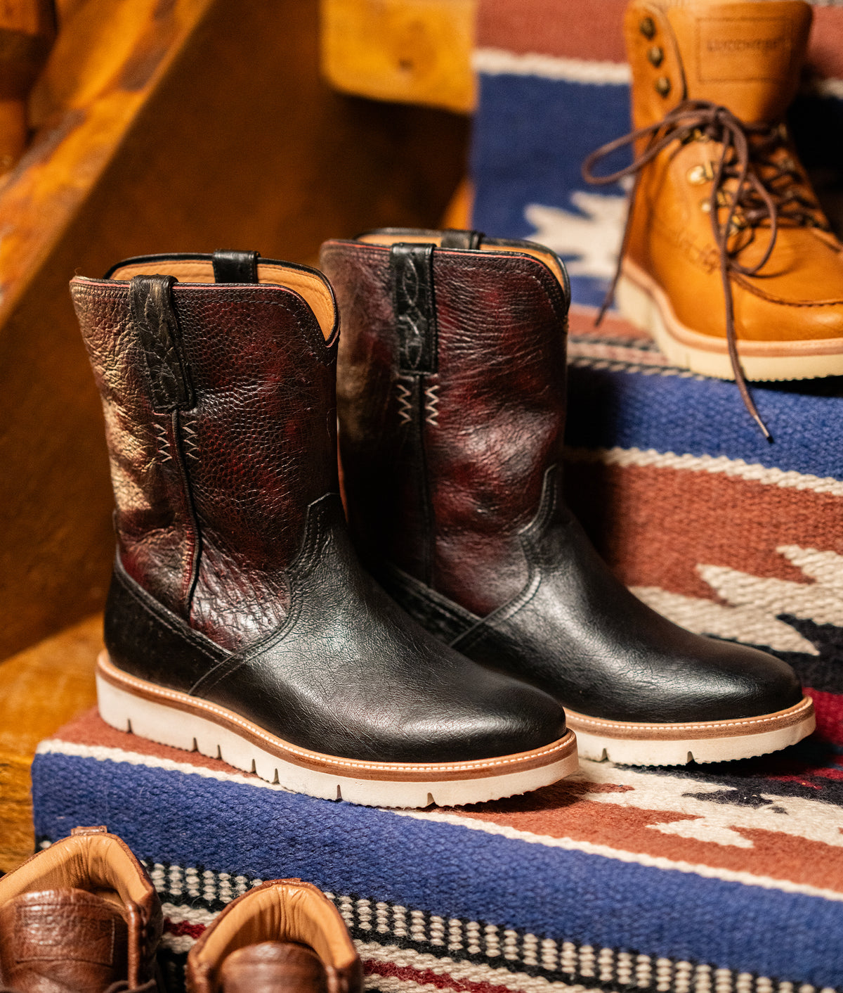 Ridgeline Exotic Pull On :: Black 3