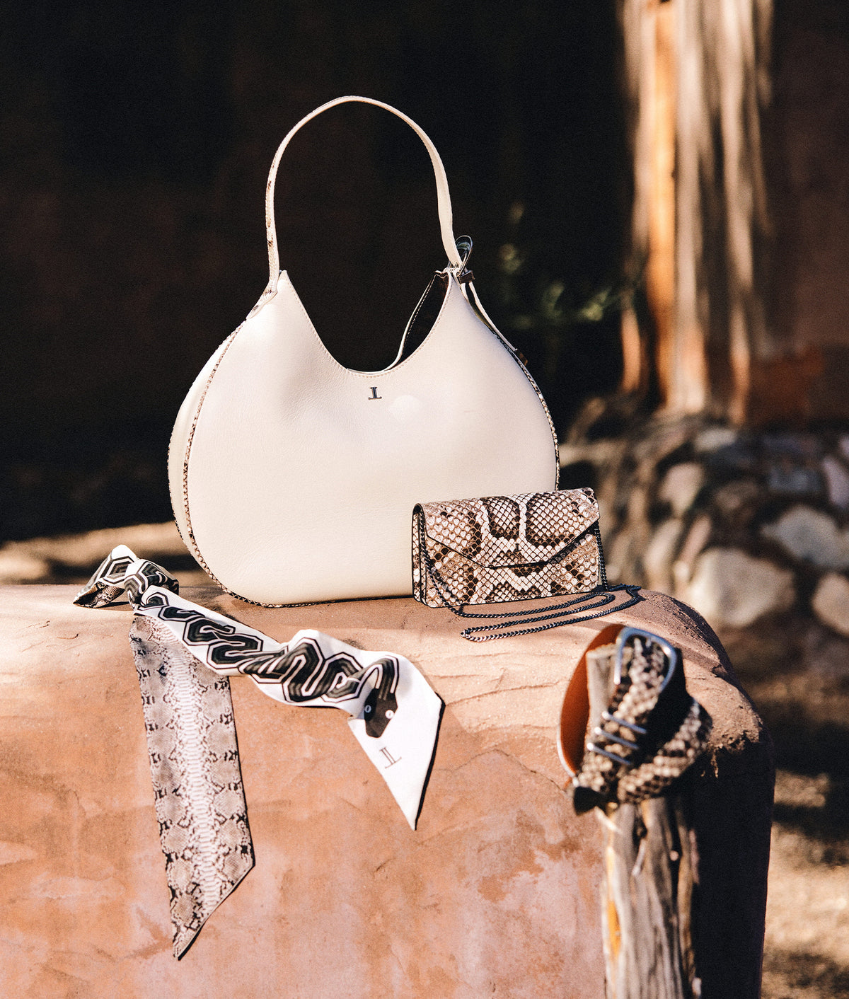 Long Exotic Wallet On A Chain :: Natural 8