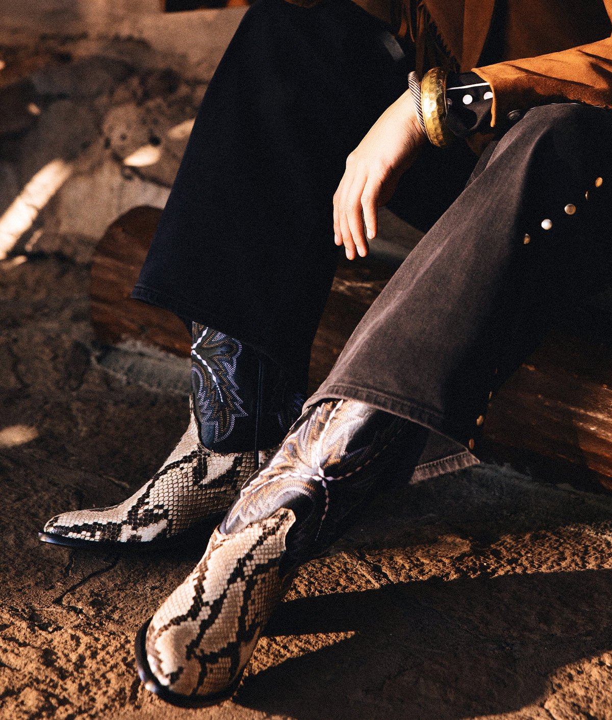 Stella :: Black/White + Black 9