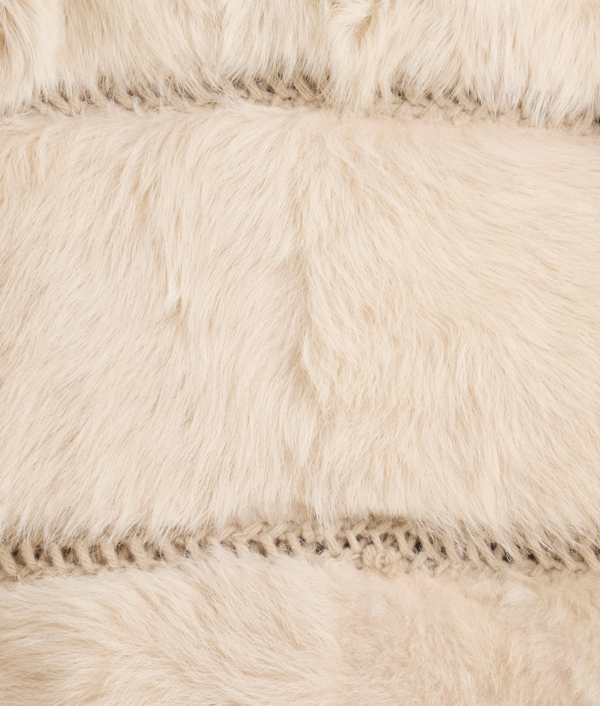 Goldie Fur Coat :: Palamino 10