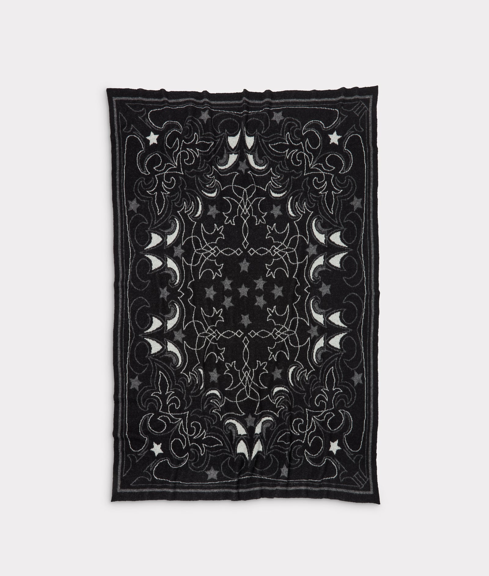 The Lodge Blanket :: Black/ White
