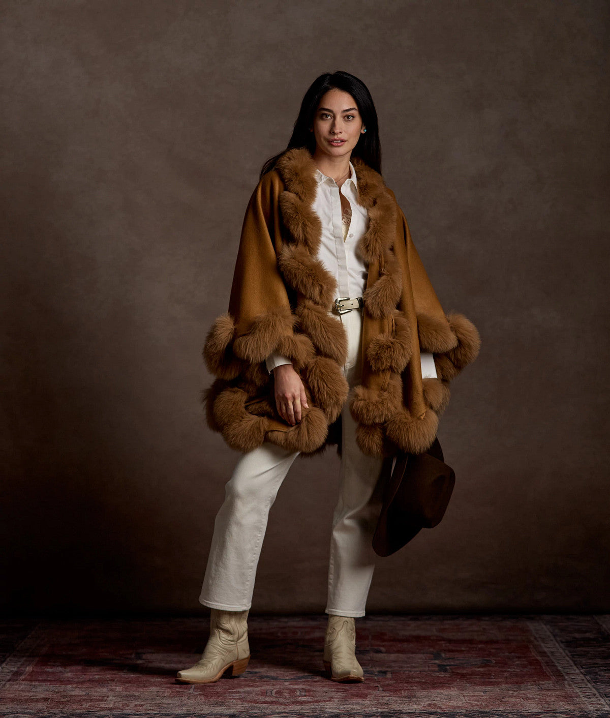 Priscilla Glitz Cream styled lifestyle photo 19
