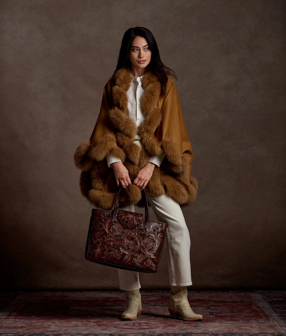 Priscilla Glitz Cream styled lifestyle photo 20