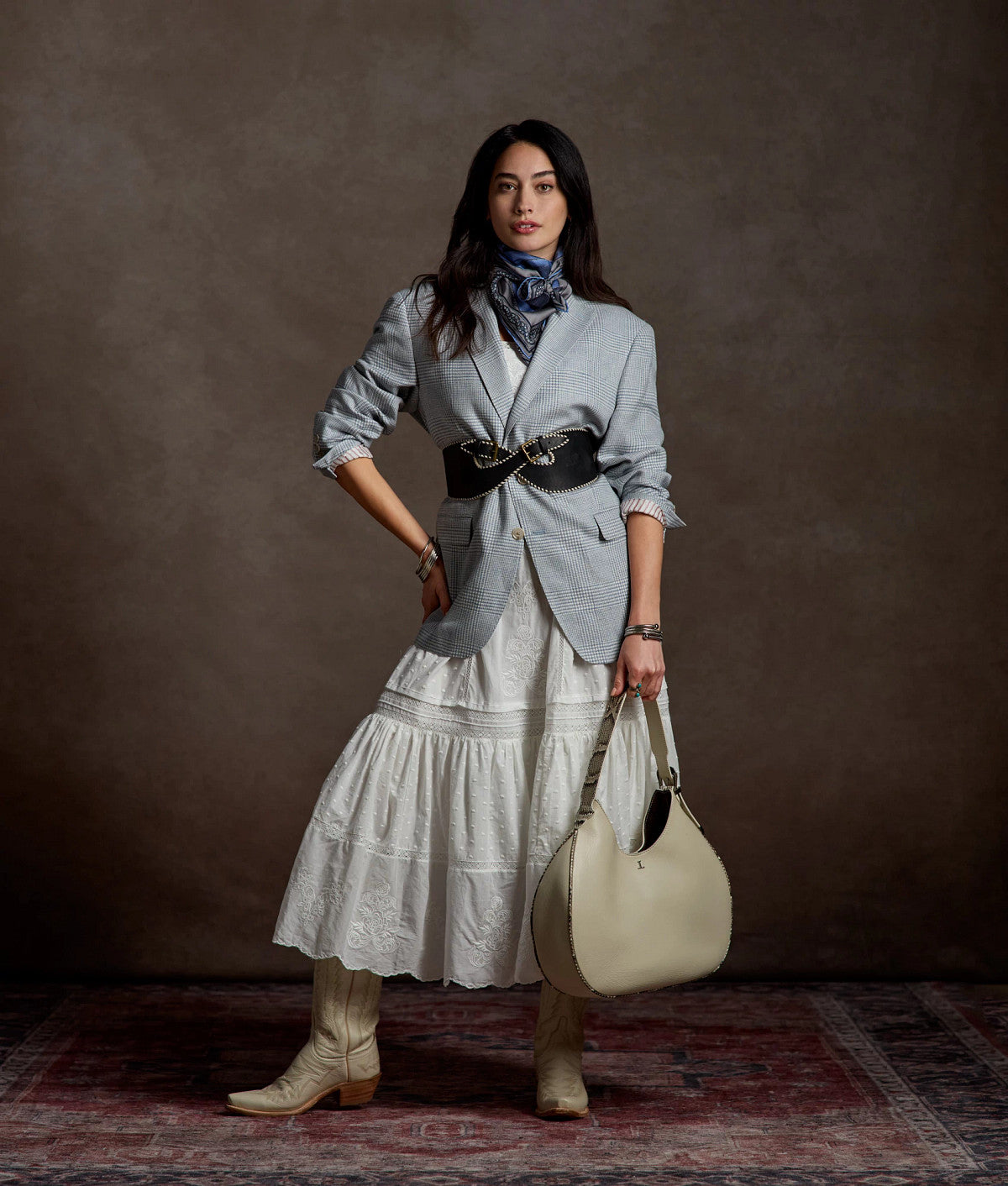 Priscilla Glitz Cream styled lifestyle photo 21