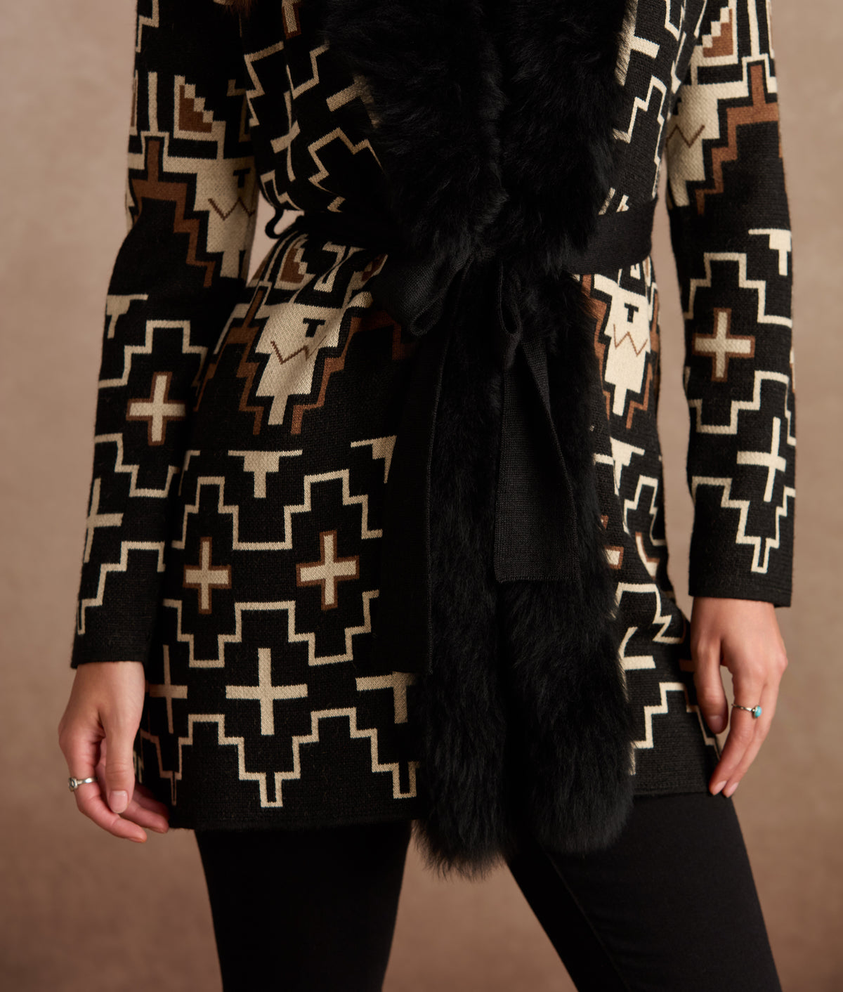 Sweater 3/4 With Fur :: Black/White 10