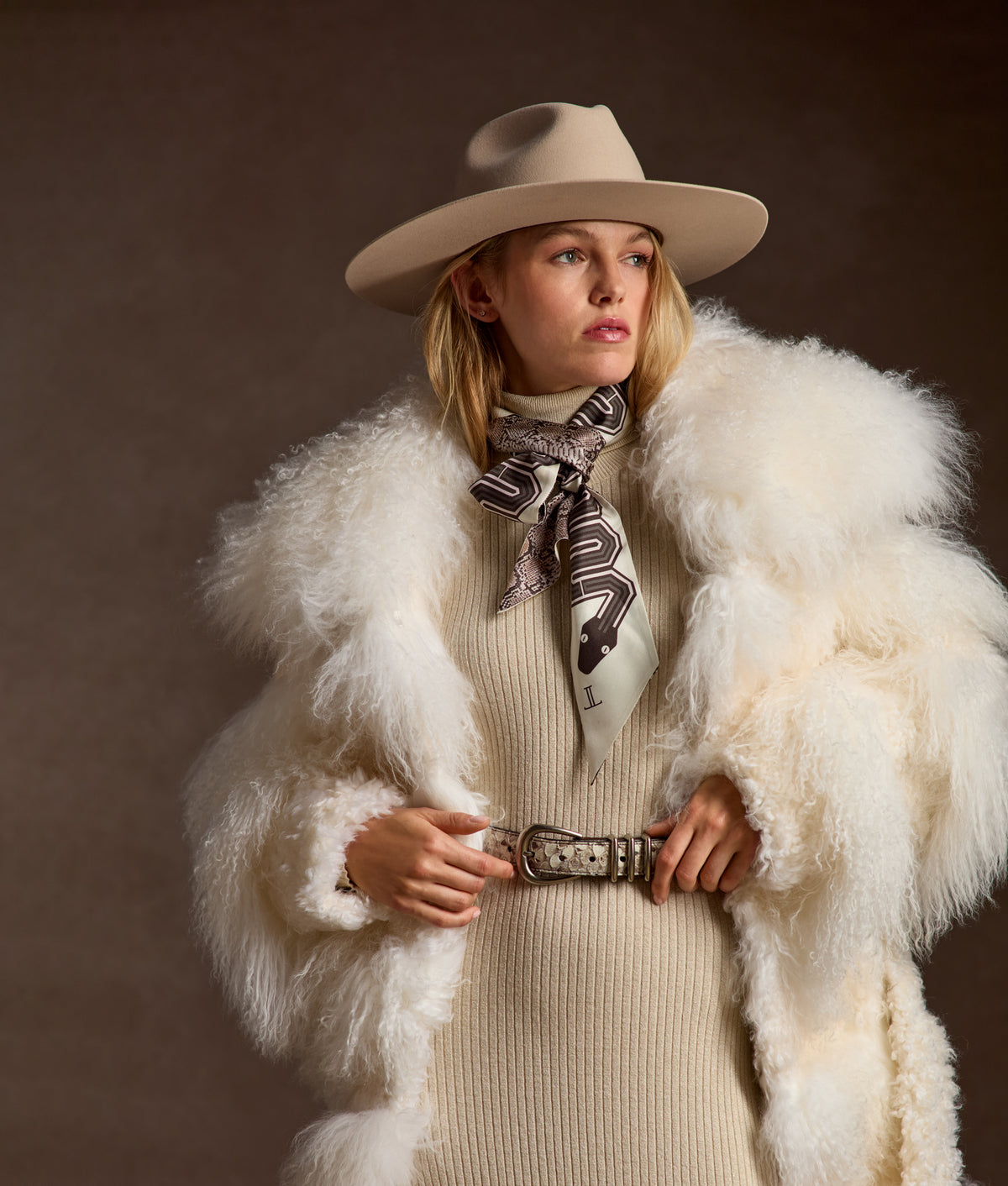 Anne Fur Coat :: White 8