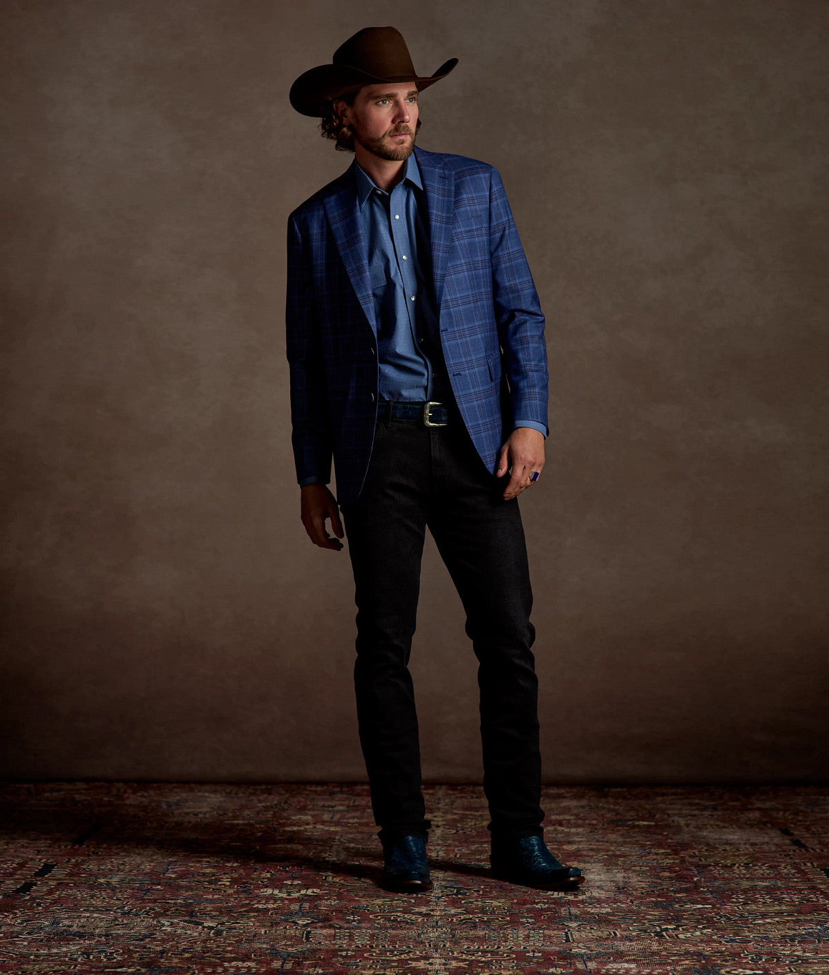 Elgin Navy + Black styled lifestyle photo 2
