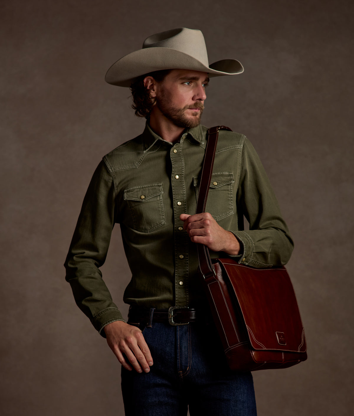 Everyday Messenger Bag :: Brown 6