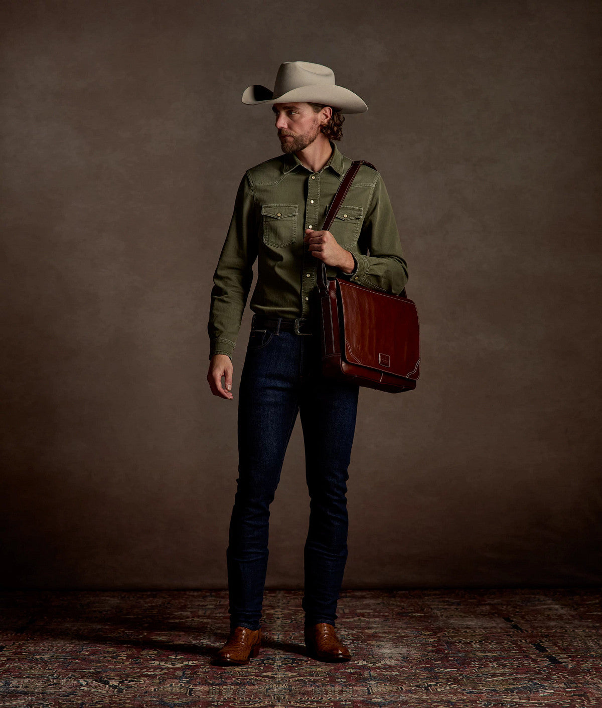 Luke Barnwood + Tan styled lifestyle photo 12