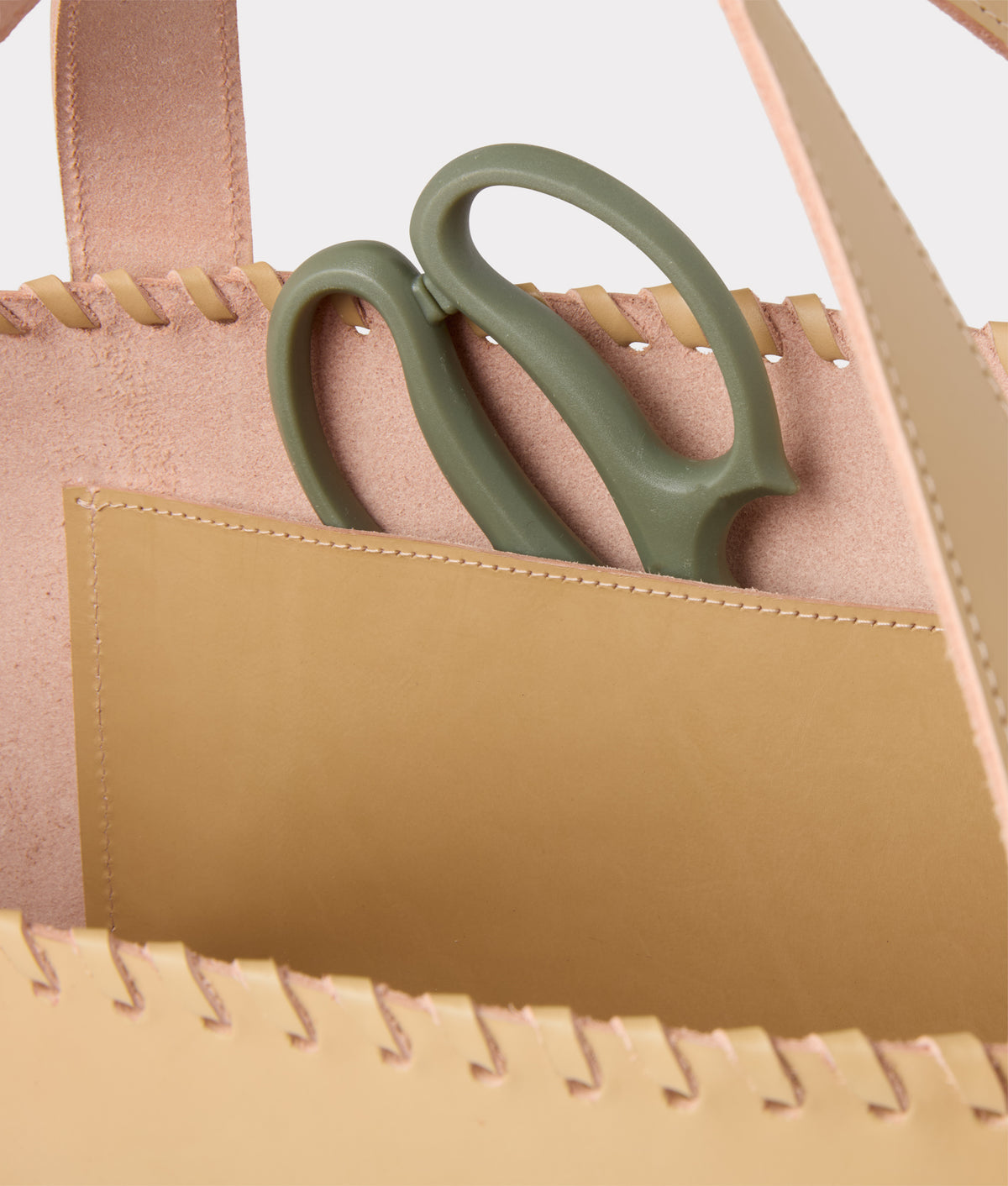 Lucchese Gardening Basket with Shears :: Natural 2