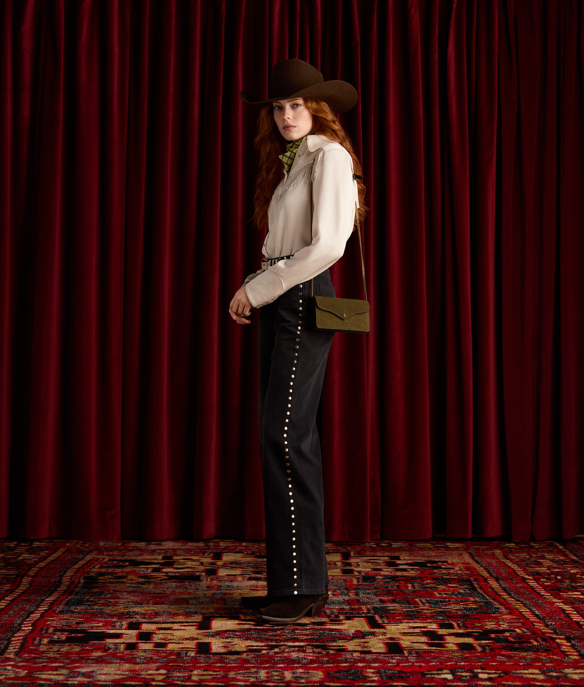 Long Wallet On A Chain :: Olive 8