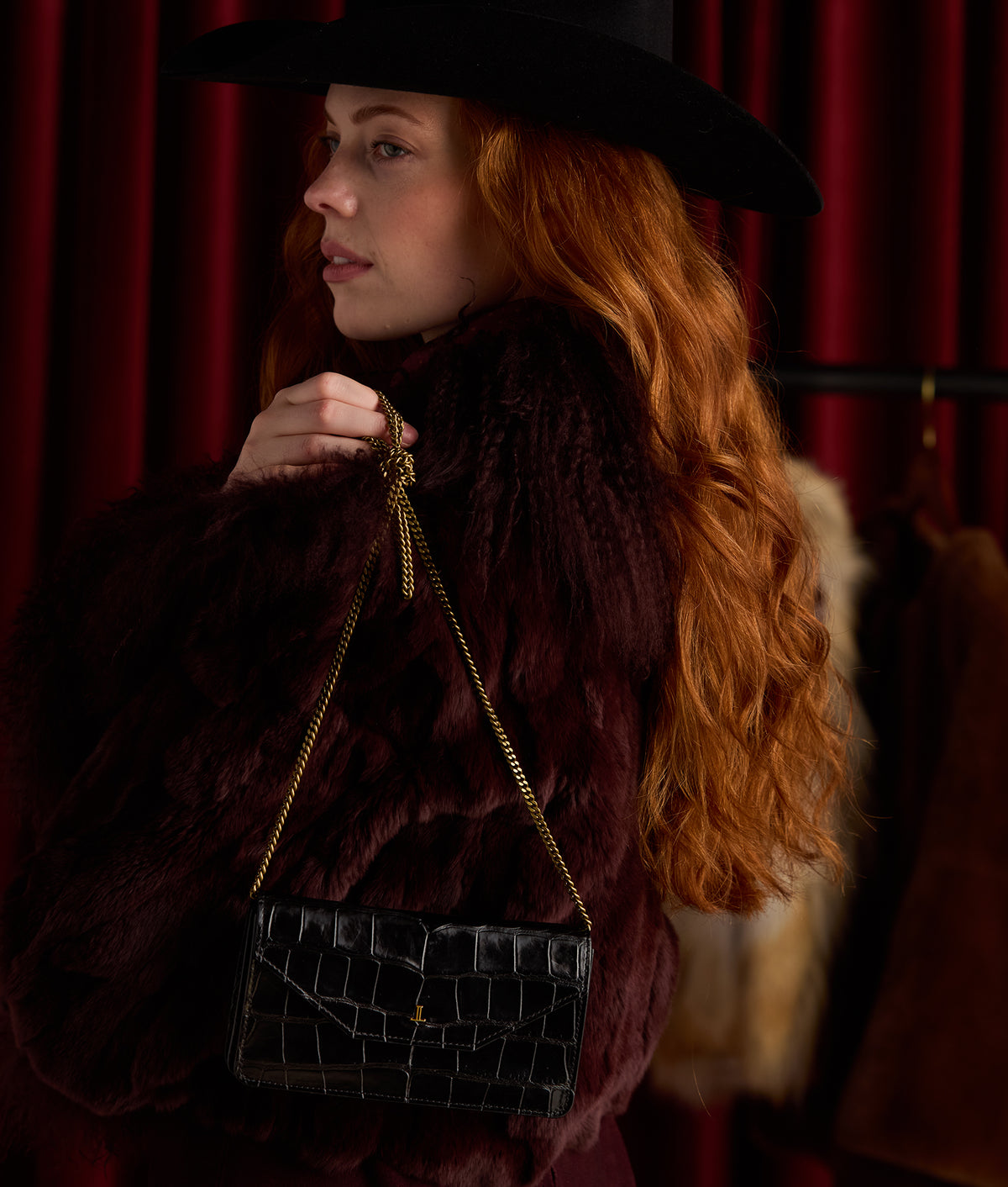 Long Exotic Wallet On A Chain :: Black 2