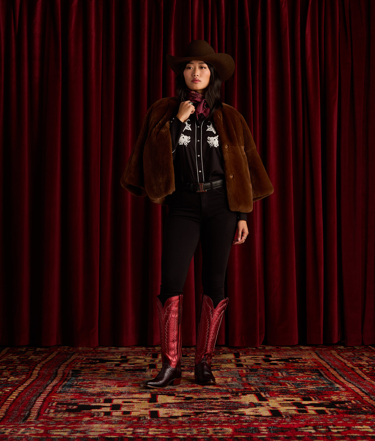 Priscilla Exotic :: Black Cherry 3