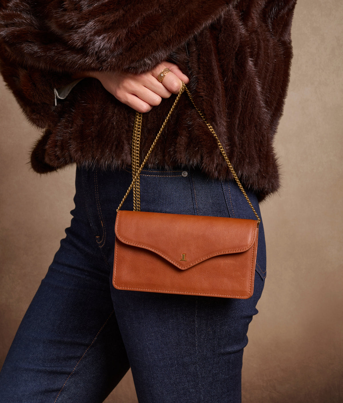 Bridget Long Wallet On A Chain :: Brown 5