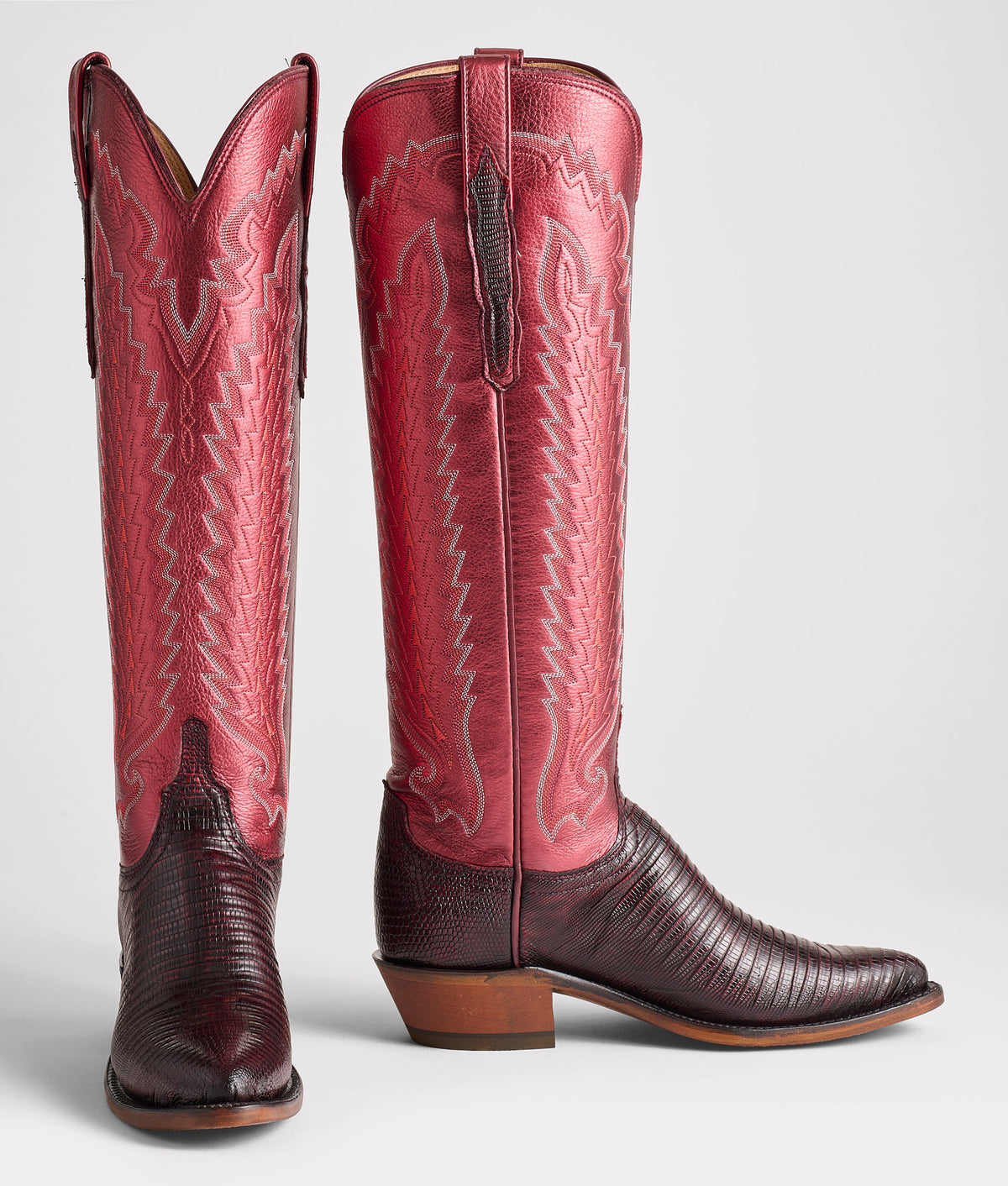 Priscilla Exotic :: Black Cherry 2