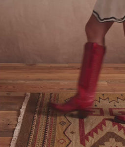 Priscilla Red detail video