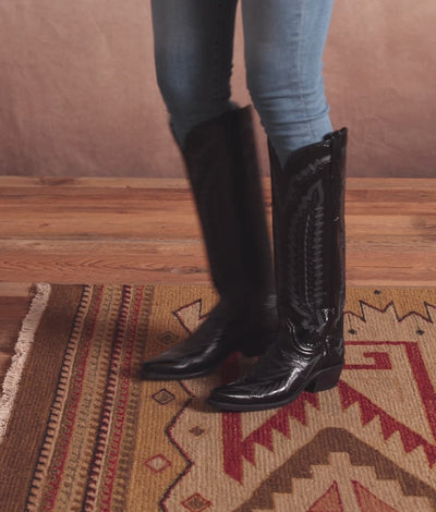 Priscilla Crinkle Patent Black — detail video